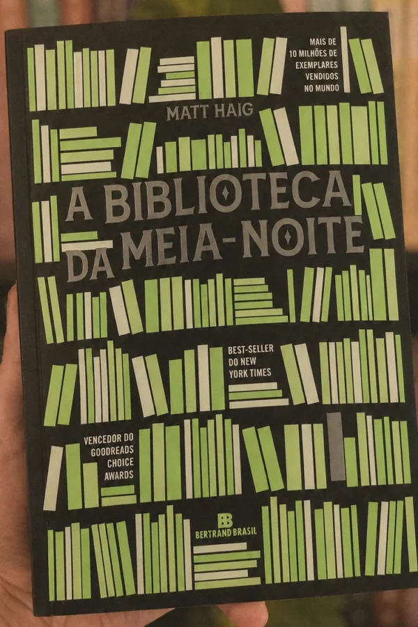 capa de a biblioteca da meia-noite, de matt haig.